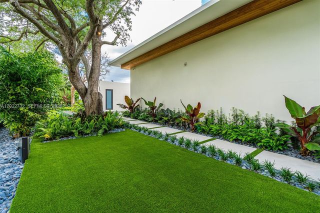 7825 SW 128th St, Pinecrest, FL 33156