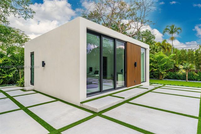 7825 SW 128th St, Pinecrest, FL 33156