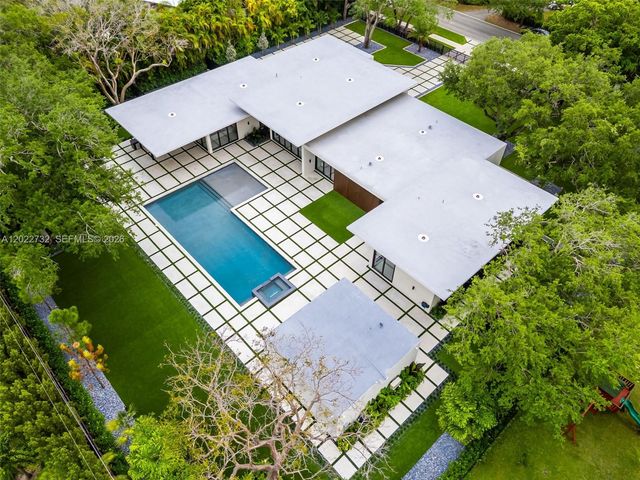 7825 SW 128th St, Pinecrest, FL 33156