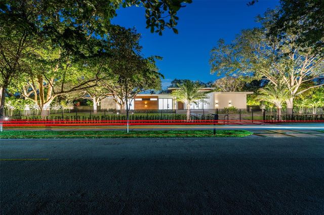 7825 SW 128th St, Pinecrest, FL 33156