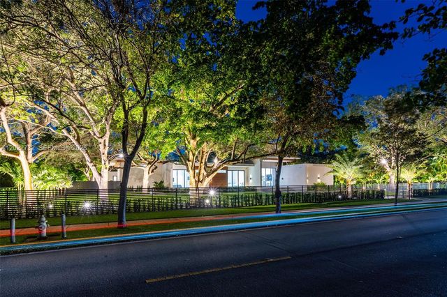 7825 SW 128th St, Pinecrest, FL 33156