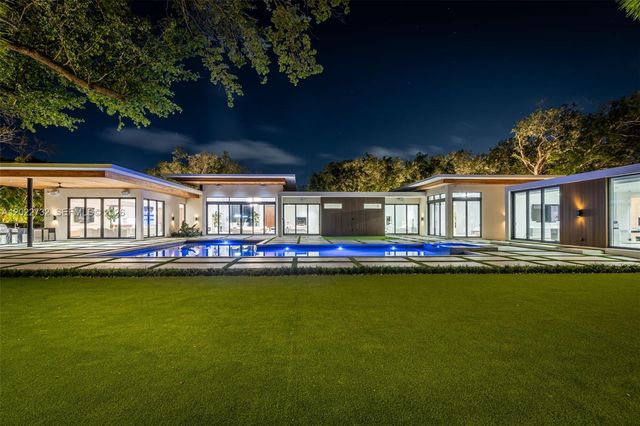 7825 SW 128th St, Pinecrest, FL 33156
