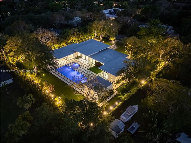 7825 SW 128th St, Pinecrest, FL 33156