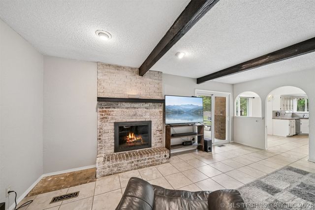 12652 S 276th East Avenue, Coweta, OK 74429