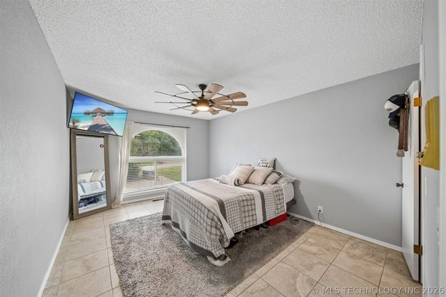 12652 S 276th East Avenue, Coweta, OK 74429