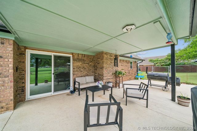 12652 S 276th East Avenue, Coweta, OK 74429
