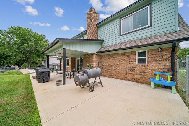 12652 S 276th East Avenue, Coweta, OK 74429