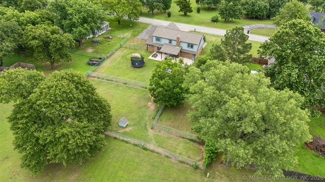 12652 S 276th East Avenue, Coweta, OK 74429