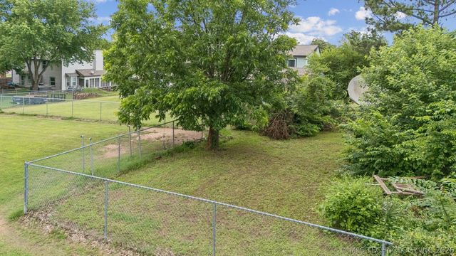 12652 S 276th East Avenue, Coweta, OK 74429
