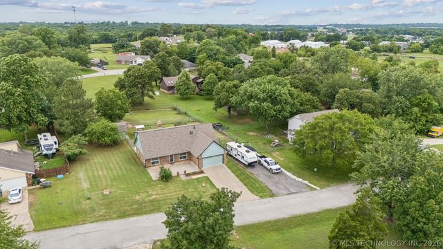 12652 S 276th East Avenue, Coweta, OK 74429