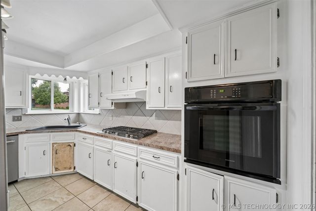 12652 S 276th East Avenue, Coweta, OK 74429