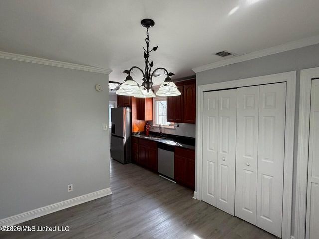 4000 Chamberlain Avenue, Gulfport, MS 39507