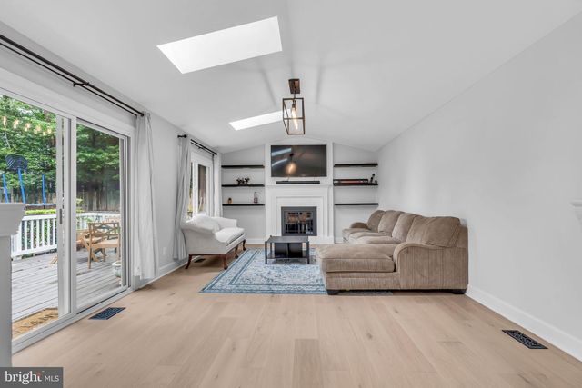 1606 MONTMORENCY DR, Vienna, VA 22182