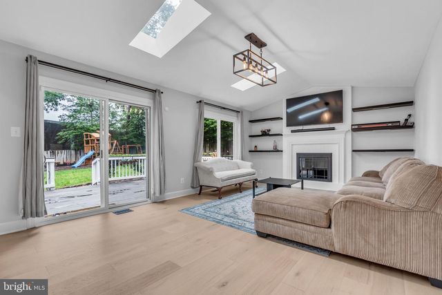 1606 MONTMORENCY DR, Vienna, VA 22182