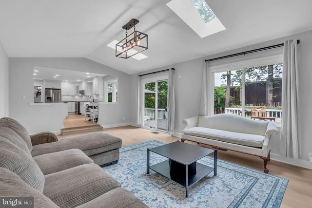 1606 MONTMORENCY DR, Vienna, VA 22182