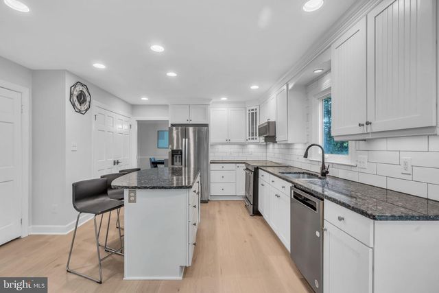 1606 MONTMORENCY DR, Vienna, VA 22182