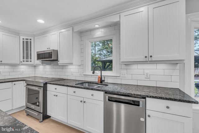 1606 MONTMORENCY DR, Vienna, VA 22182