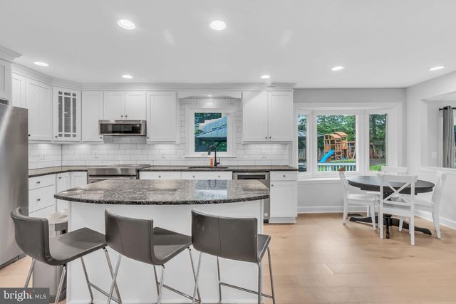 1606 MONTMORENCY DR, Vienna, VA 22182