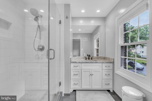 1606 MONTMORENCY DR, Vienna, VA 22182