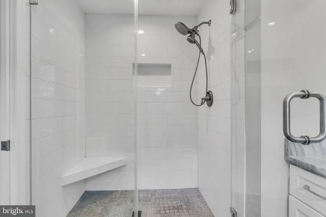 1606 MONTMORENCY DR, Vienna, VA 22182