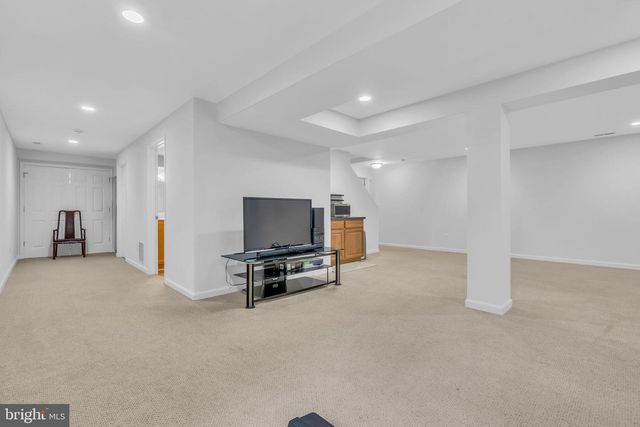 1606 MONTMORENCY DR, Vienna, VA 22182