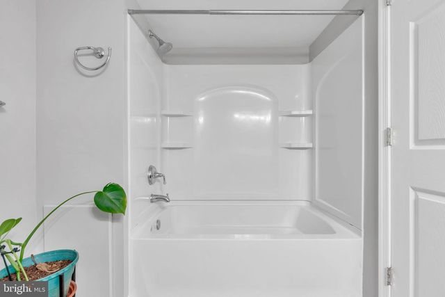 1606 MONTMORENCY DR, Vienna, VA 22182