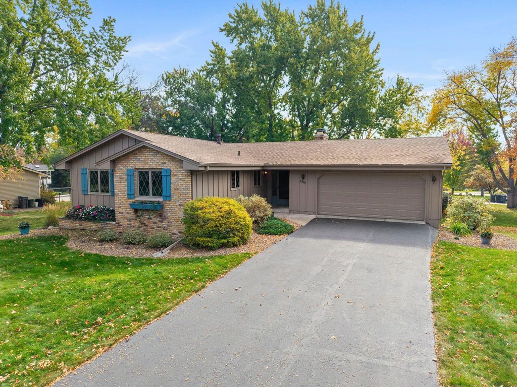 8365 Heather Avenue, Eden Prairie, MN 55347 — photo 3