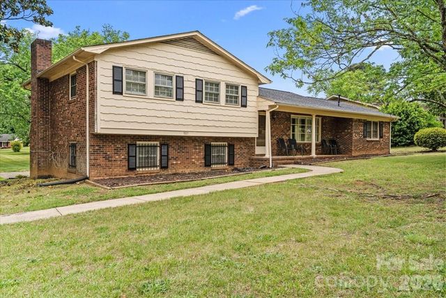 1527 Rhyne Street, Shelby, NC 28152