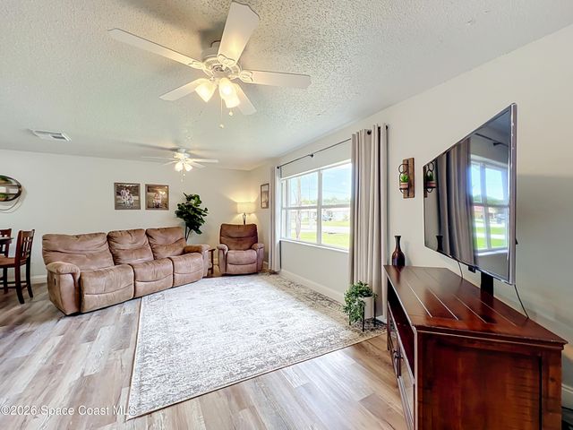 2149 Acacia Street NE, Palm Bay, FL 32905