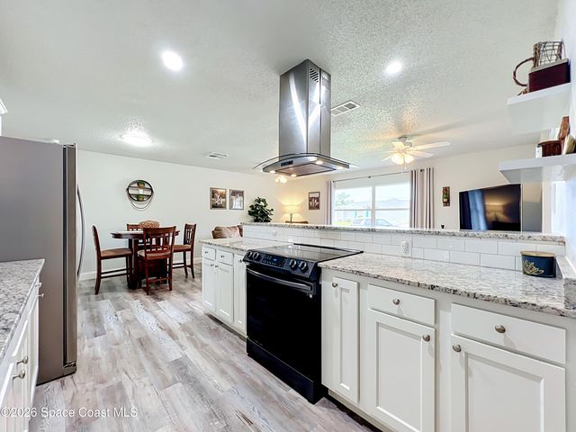 2149 Acacia Street NE, Palm Bay, FL 32905
