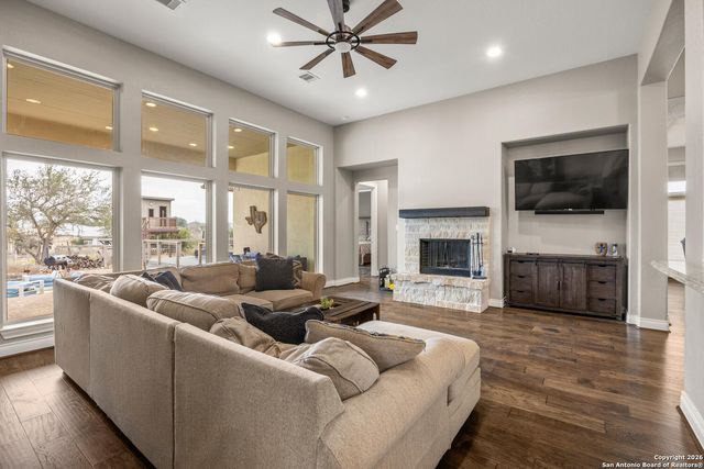 1968 Zinfandel, New Braunfels, TX 78132