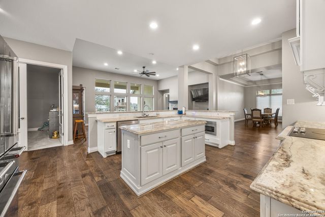 1968 Zinfandel, New Braunfels, TX 78132