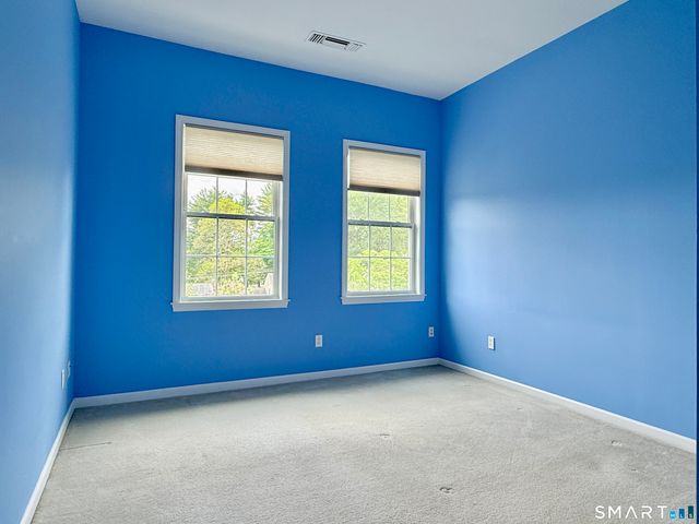 1 King Philip Drive 405, West Hartford, CT 06117