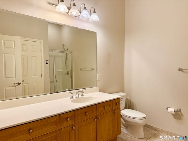 1 King Philip Drive 405, West Hartford, CT 06117