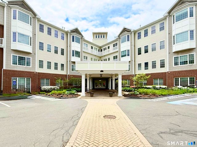 1 King Philip Drive 405, West Hartford, CT 06117