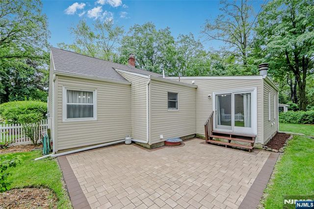 38 Pitcairn Avenue, Ho-ho-kus, NJ 07423