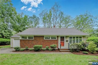 38 Pitcairn Avenue, Ho-ho-kus, NJ 07423