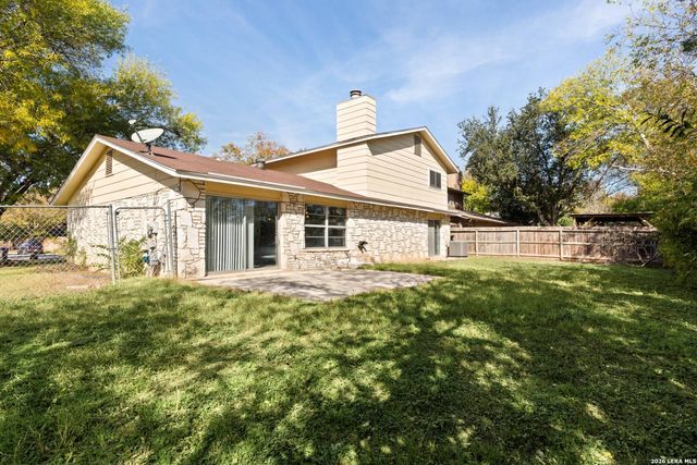 8218 DAWNWOOD DR, San Antonio, TX 78250