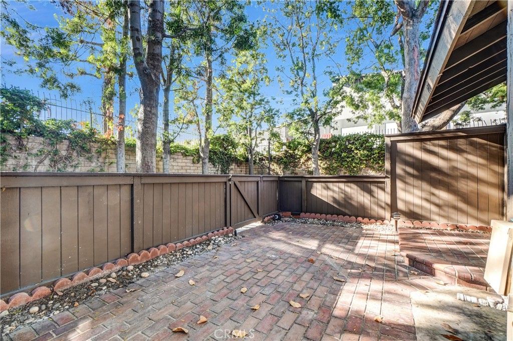 Image 5 of property listing at 2325 S Mira Court 140, Anaheim, CA 92802