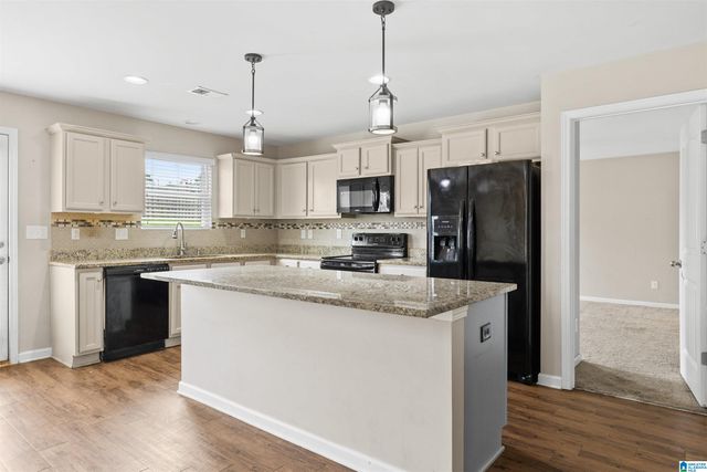 225 SARAH WAY, Kimberly, AL 35091