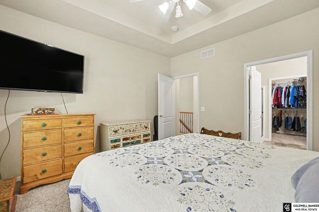 14206 Potter Parkway, Omaha, NE 68142