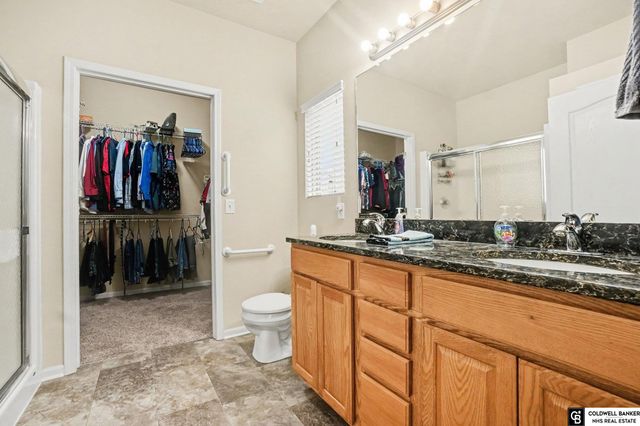 14206 Potter Parkway, Omaha, NE 68142