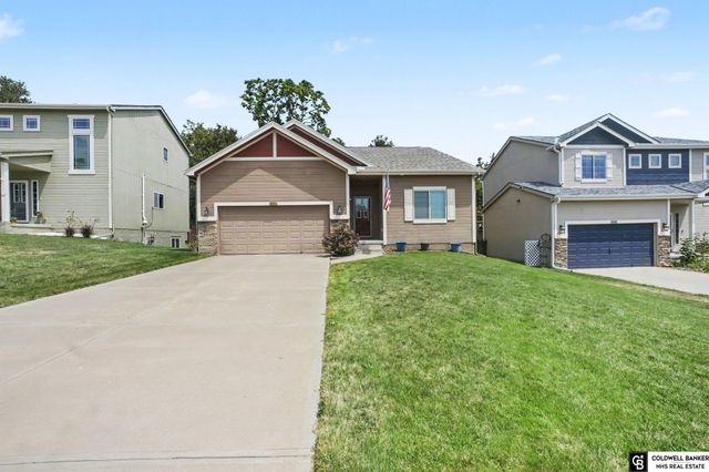14206 Potter Parkway, Omaha, NE 68142