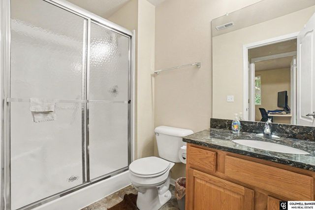 14206 Potter Parkway, Omaha, NE 68142