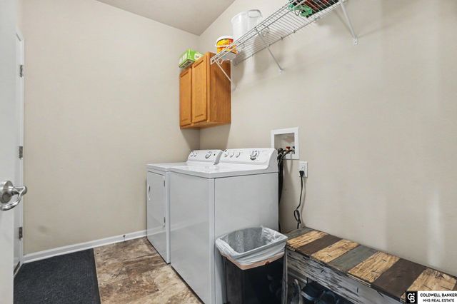 14206 Potter Parkway, Omaha, NE 68142