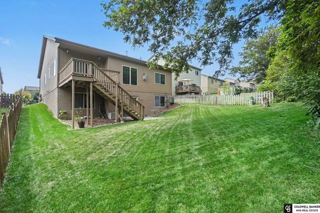 14206 Potter Parkway, Omaha, NE 68142