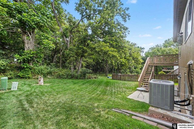 14206 Potter Parkway, Omaha, NE 68142