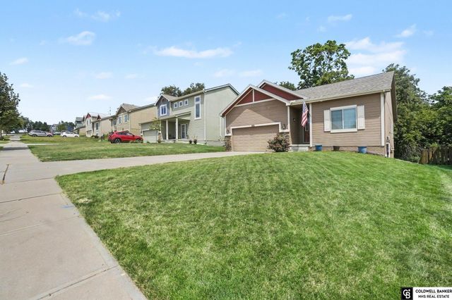 14206 Potter Parkway, Omaha, NE 68142