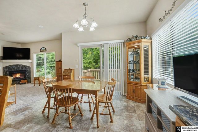 14206 Potter Parkway, Omaha, NE 68142