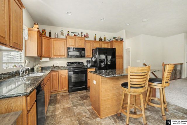 14206 Potter Parkway, Omaha, NE 68142